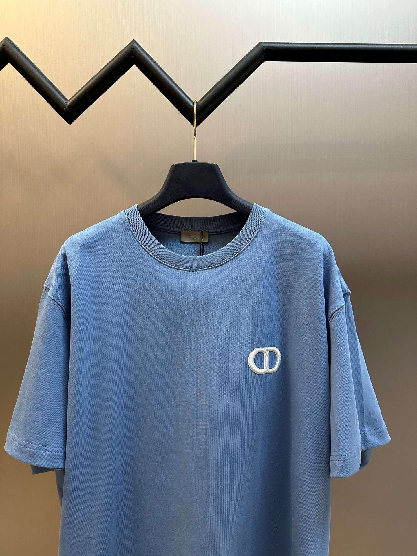 디올(DIOR) 톤온톤 자수 반팔 티셔츠 상의 의류