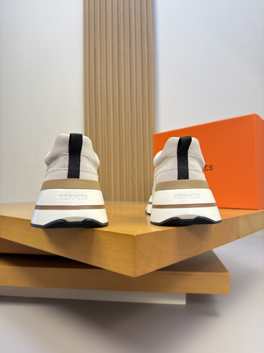 [Hermes] 에르메스 프리미엄 스웨이드 레더 콤비 스니커즈 신발