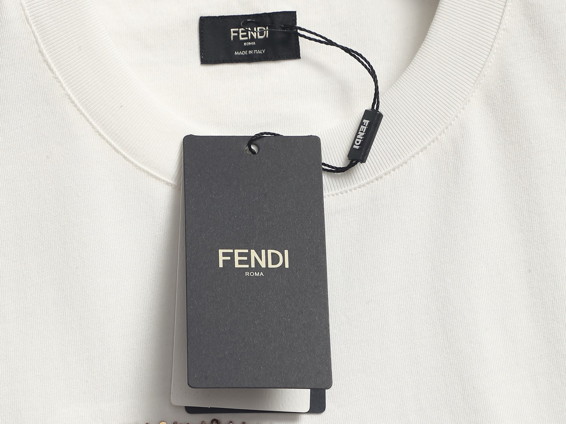 FENDI(펜디) 로고 자수 니트 반팔 티셔츠 상의 의류