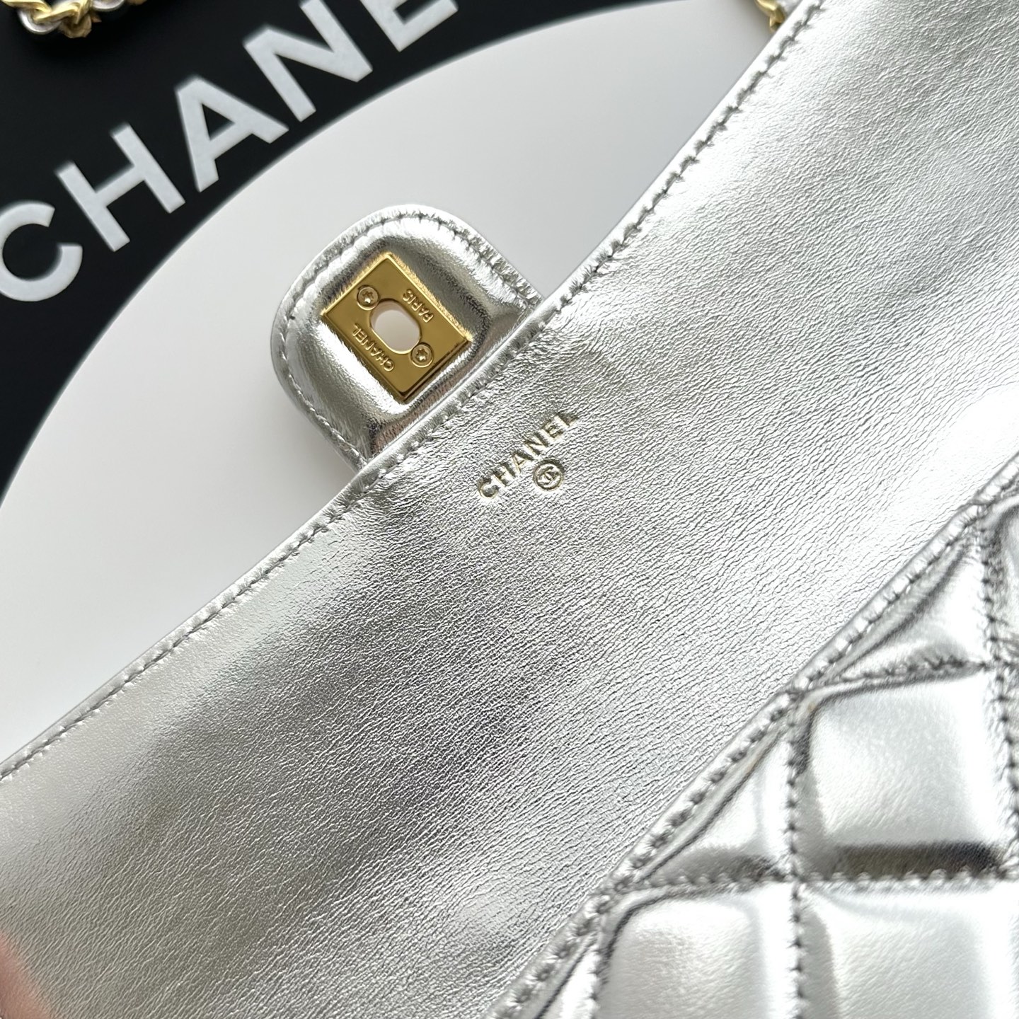 CHANEL 샤넬 26A 시리즈 탑핸들 체인 플랩 백 가방