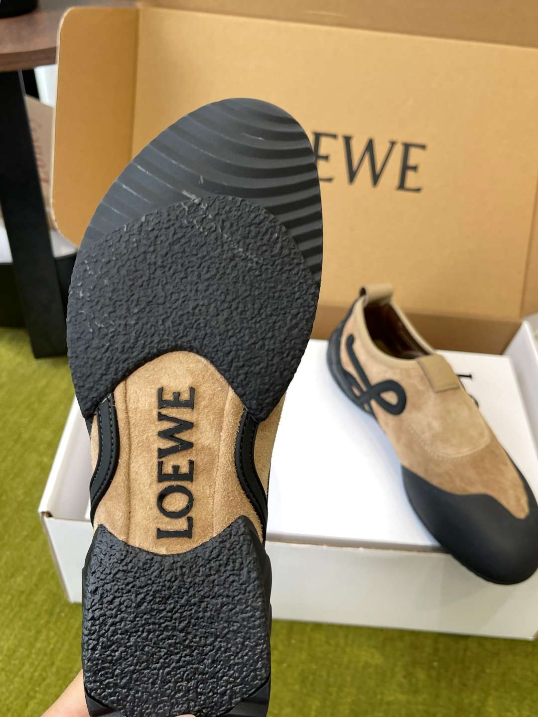 로에베(LOEWE) 스웨이드 러버토 클라이밍 스니커즈 신발