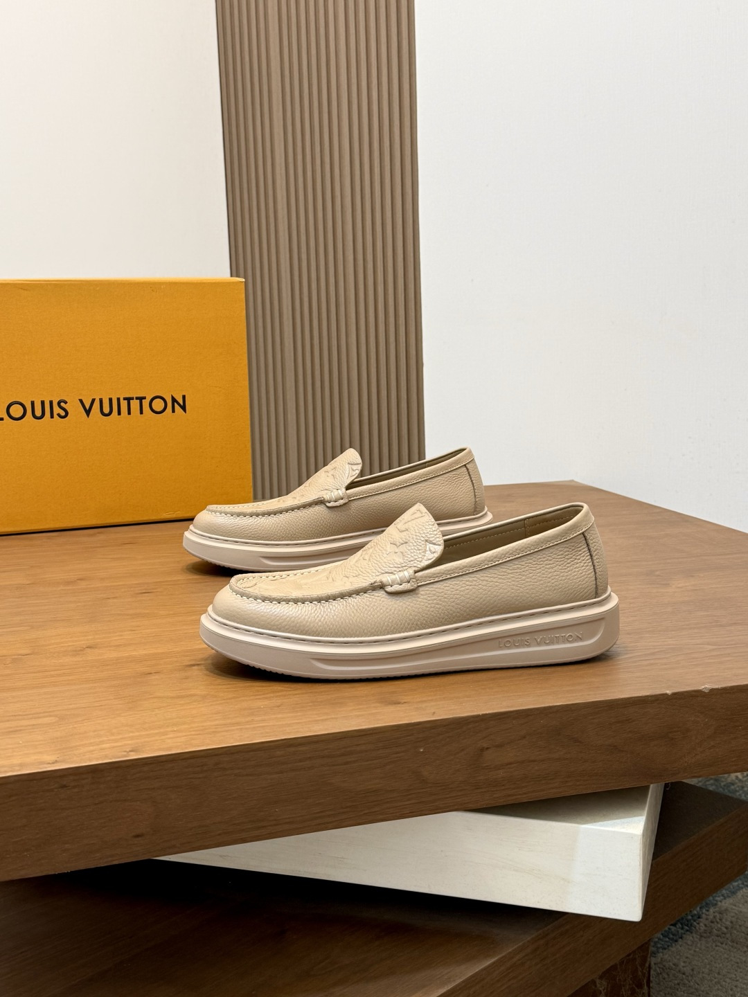 [Louis Vuitton] LV 루이비통 맨즈 프리미엄 캐주얼 슬립온 스니커즈 신발