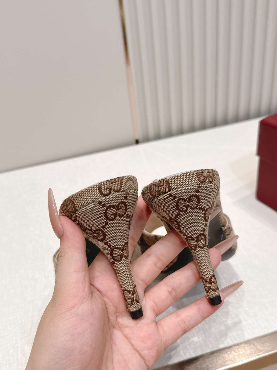 구찌(GUCCI) 홀스빗 모노그램 뮬 힐 신발