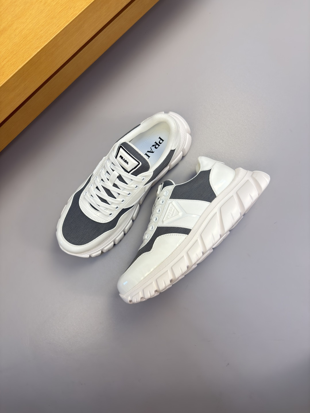 [Prada] 프라다 프리미엄 캐주얼 스니커즈 신발
