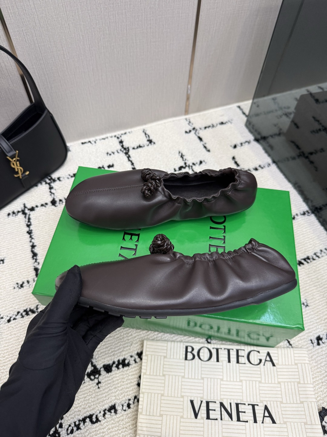 보테가 베네타(BOTTEGA VENETA) 인트레치아토 발레리나 플랫 신발