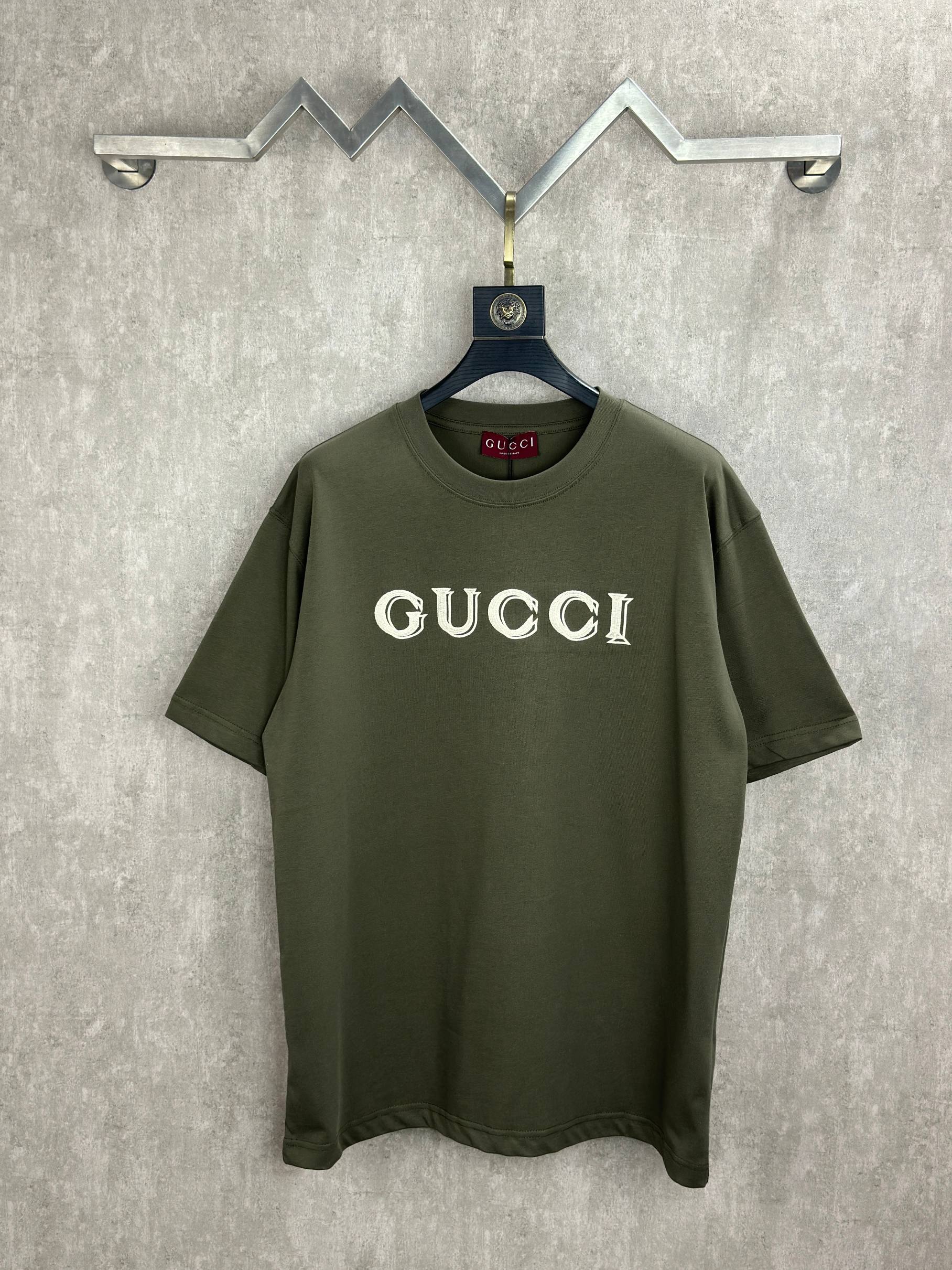 구찌(GUCCI) 클래식 레터링 자수 반팔 티셔츠 의류