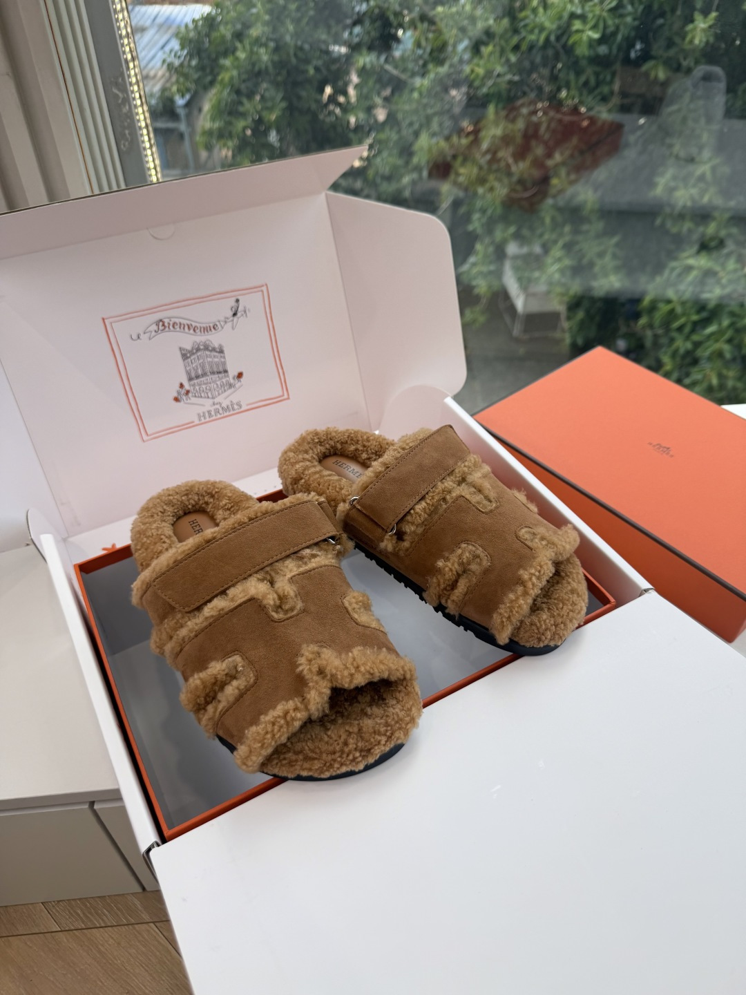 에르메스(HERMES) 시어링 퍼 뮬 슬리퍼 신발