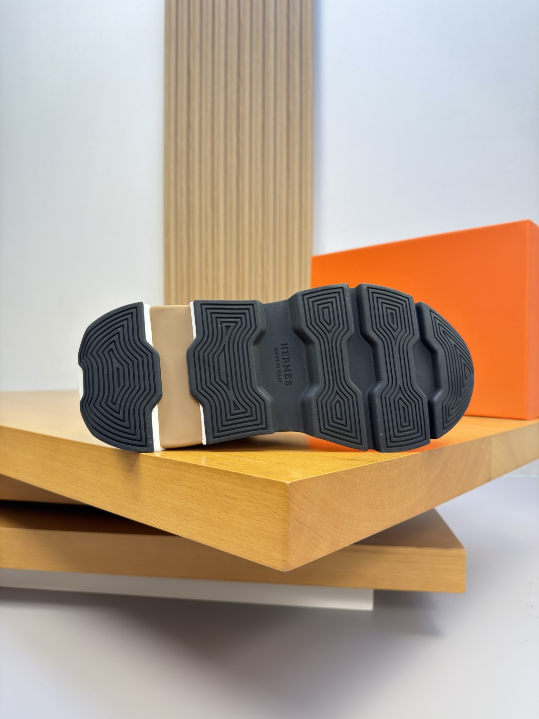 [Hermes] 에르메스 프리미엄 스웨이드 레더 콤비 스니커즈 신발