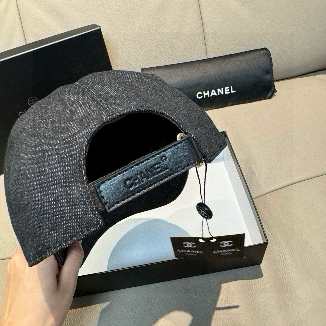 샤넬(CHANEL) 데님 로고 볼캡 모자