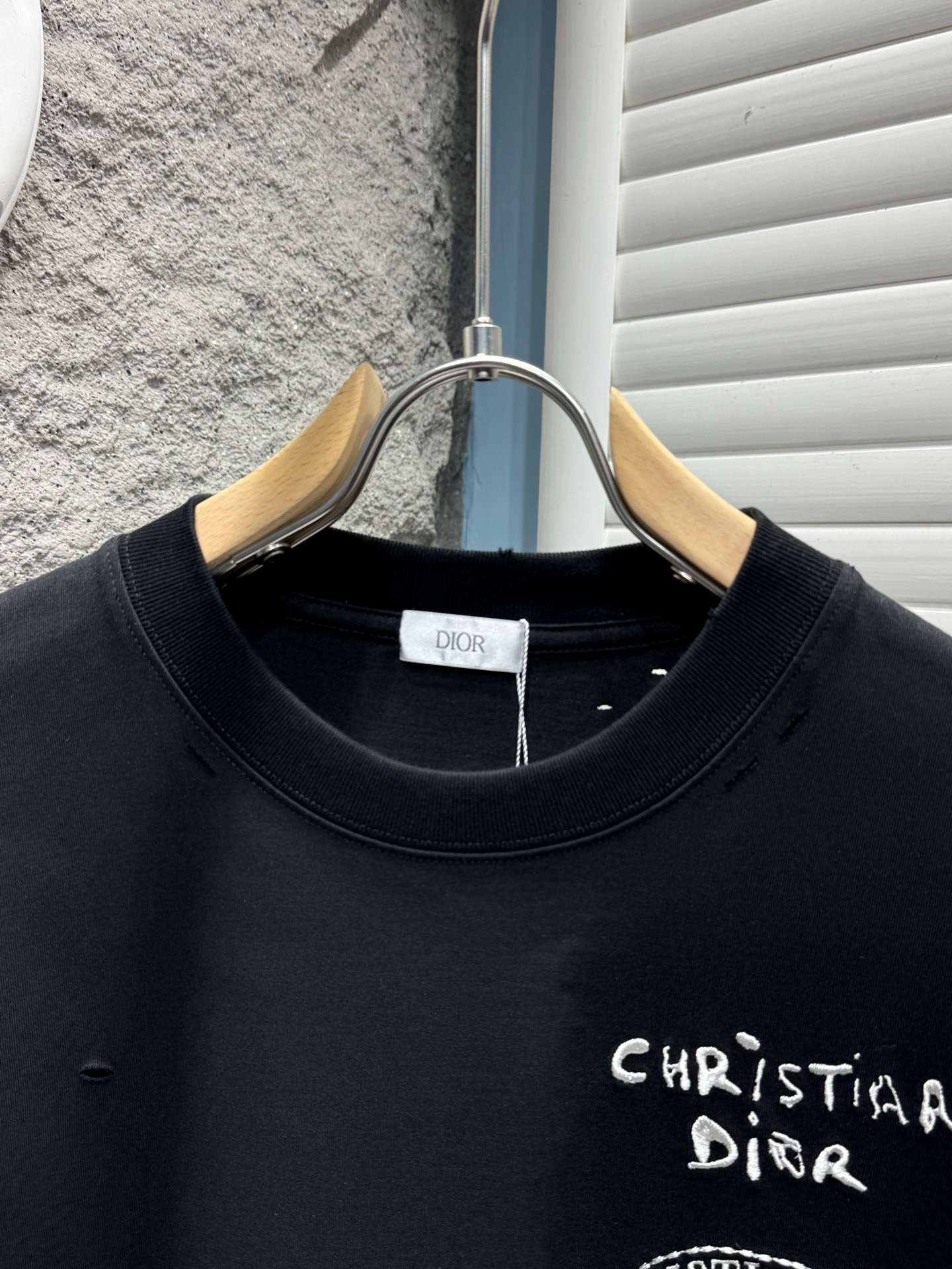디올(DIOR) 카툰 디스트로이드 반팔 티셔츠 상의 의류