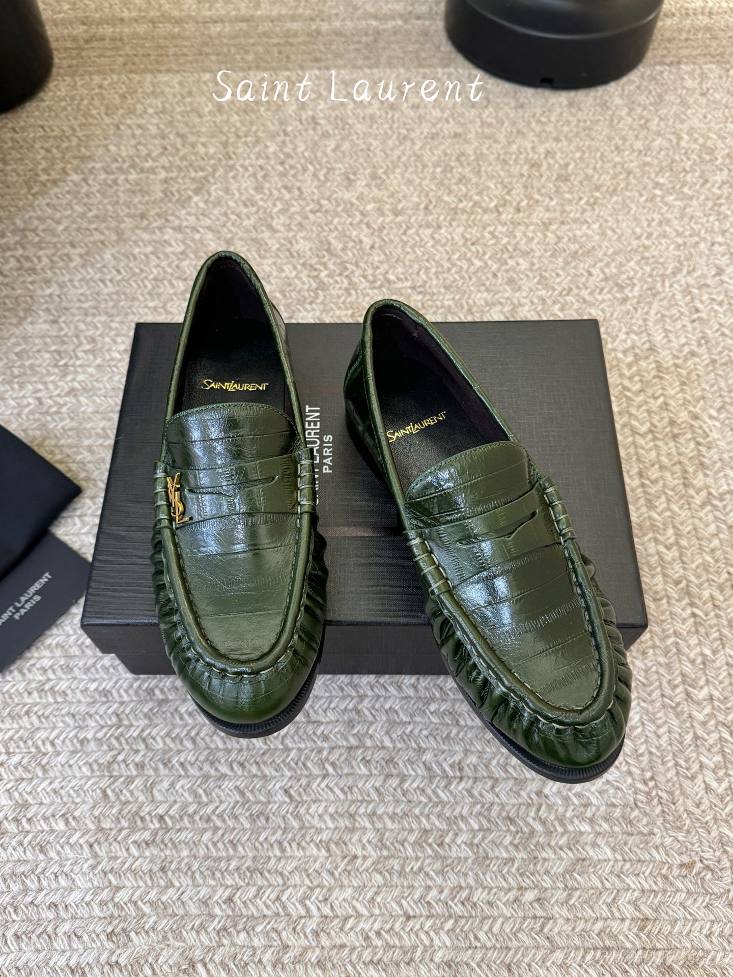 생로랑(SAINT LAURENT) 카프 레더 페니 로퍼 신발