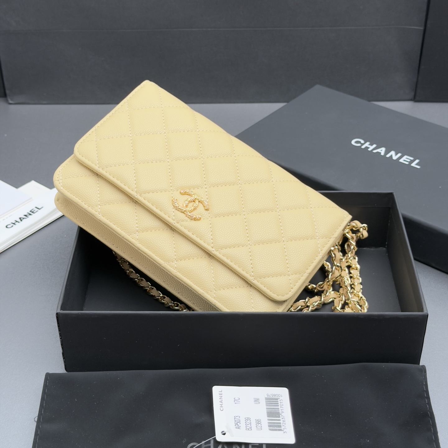 [Chanel] 샤넬 26SS 캐비어 멀티 젬스톤 체인 아코디언 플랩백 (WOC) 가방