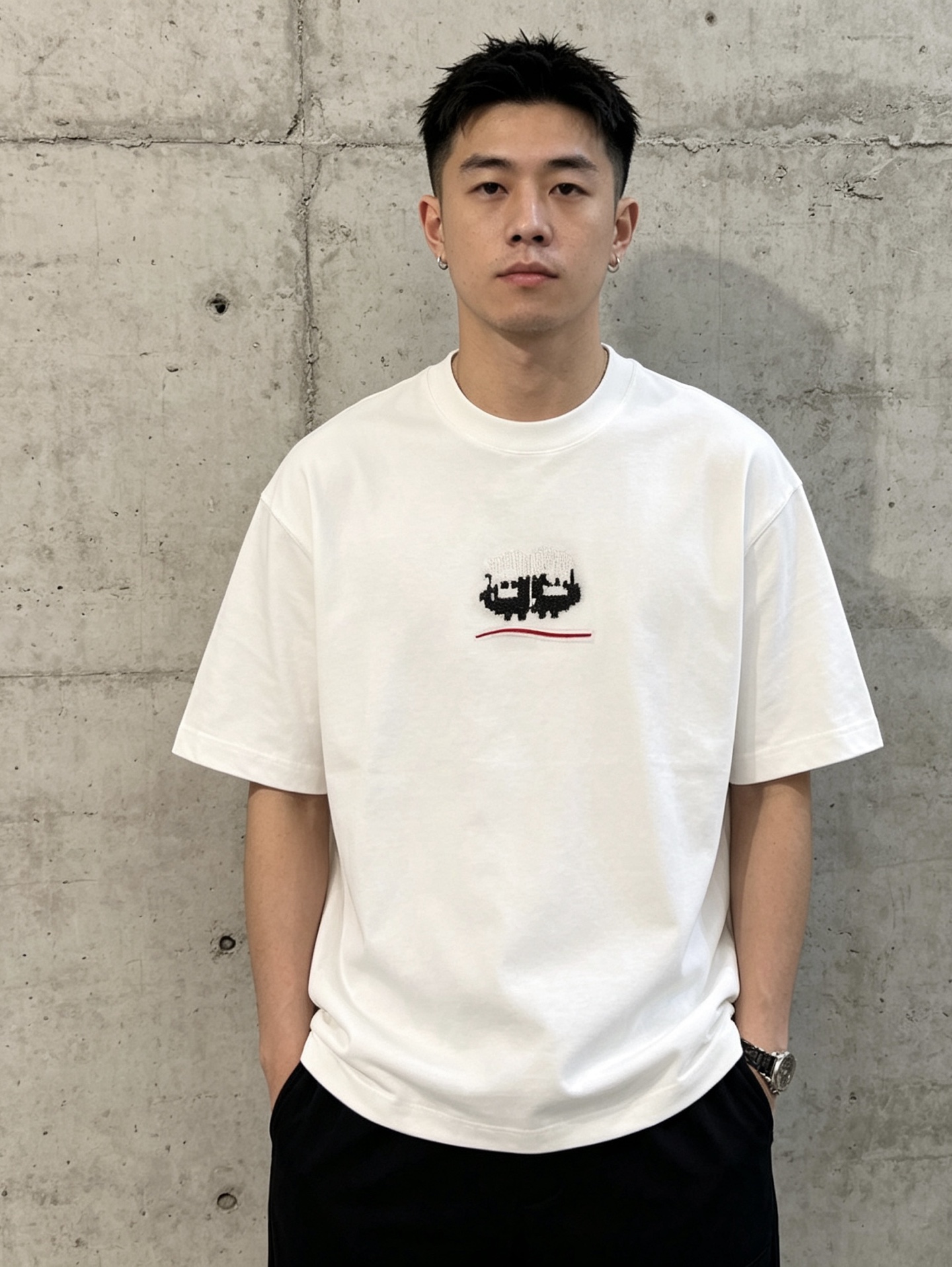발렌시아가(BALENCIAGA) 픽셀 자수 반팔 티셔츠 의류