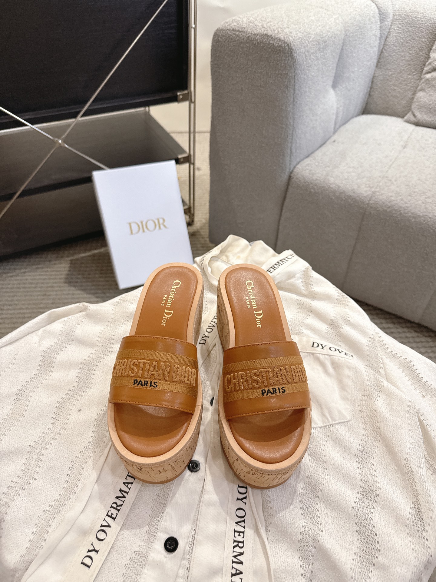 디올(DIOR) 로고 자수 플랫폼 웨지 슬리퍼 신발