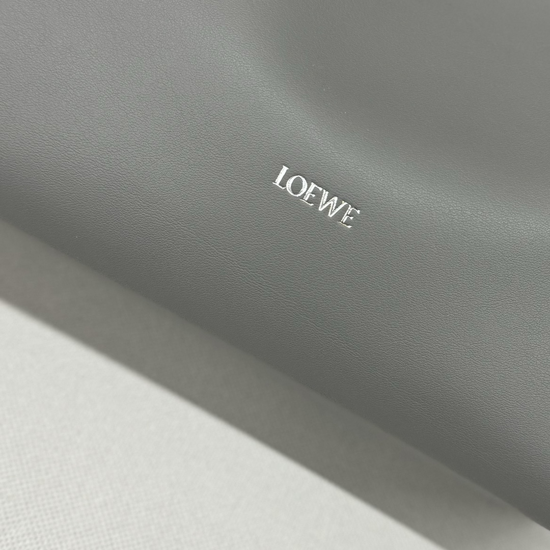 LOEWE 로에베 Flamenco 플라멩코 나파 카프스킨 숄더/클러치백 (미디엄) 가방 / 262386