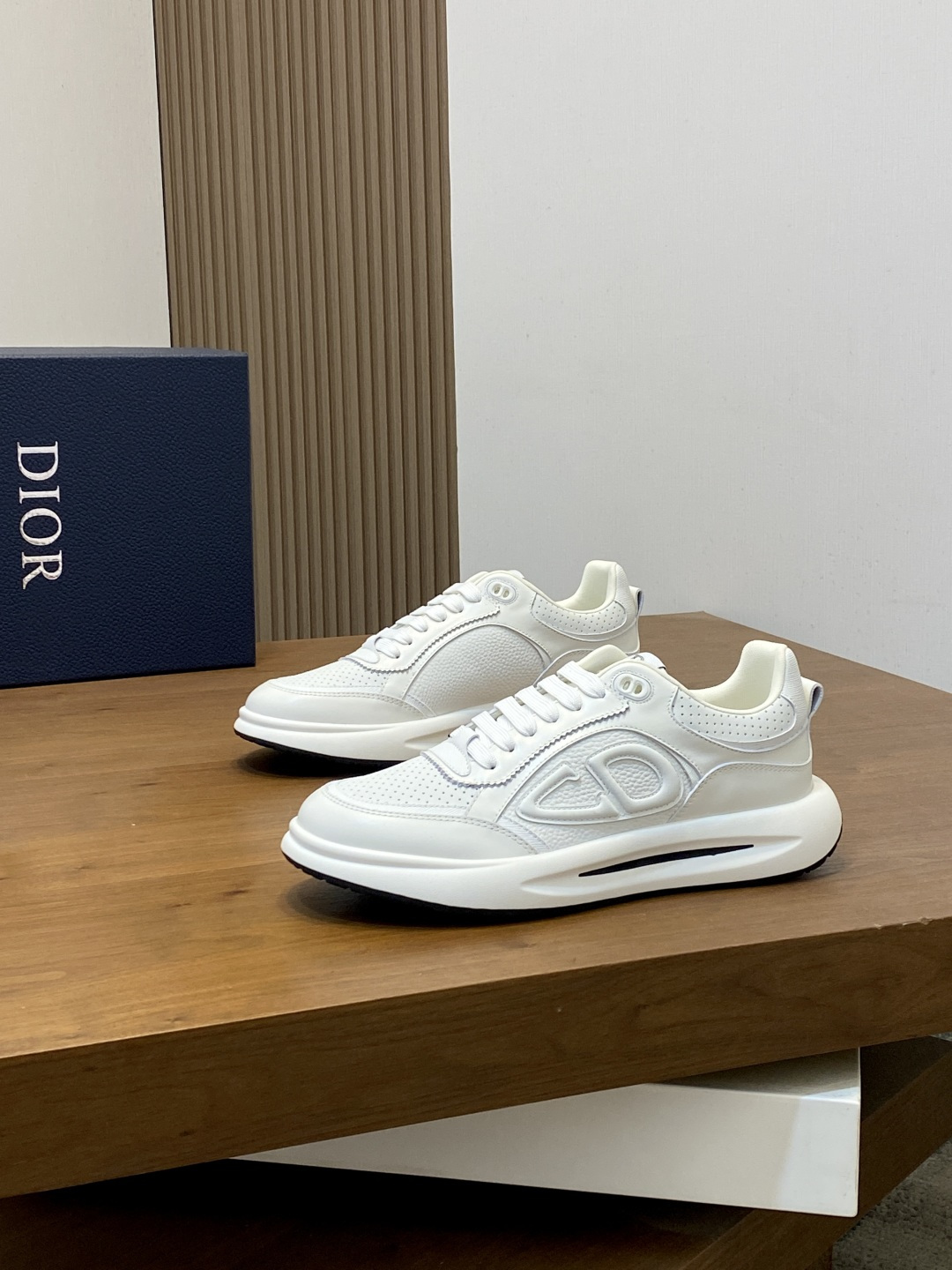 [Dior] 디올 시그니처 엠보스 & 패브릭 콤비 스니커즈 신발