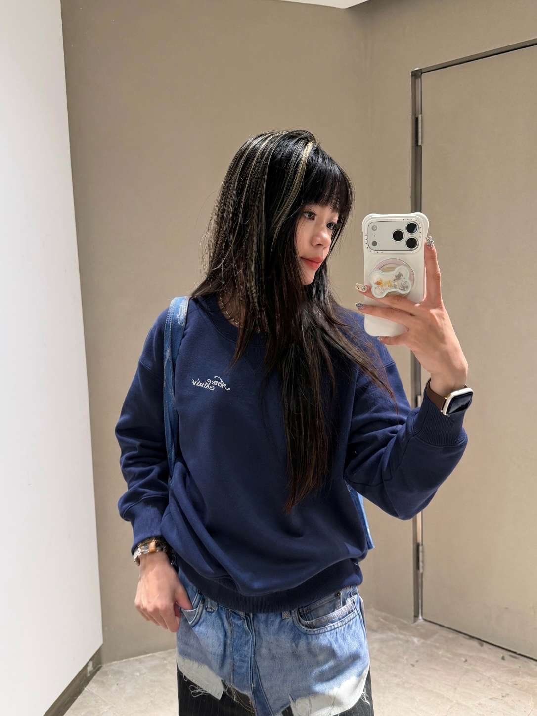 아크네(Acne studios) 로고 자수 기모 스웨트셔츠 상의 의류