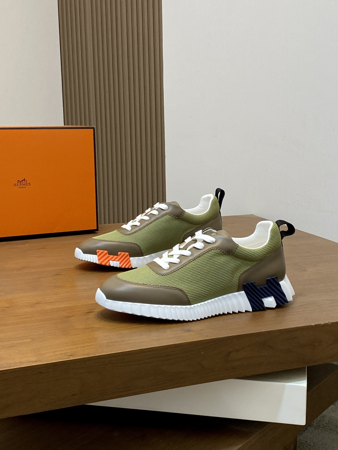 [Hermes] 에르메스 바운싱(Bouncing) 프리미엄 카프스킨, 스웨이드 & 메시 콤비 스니커즈 신발