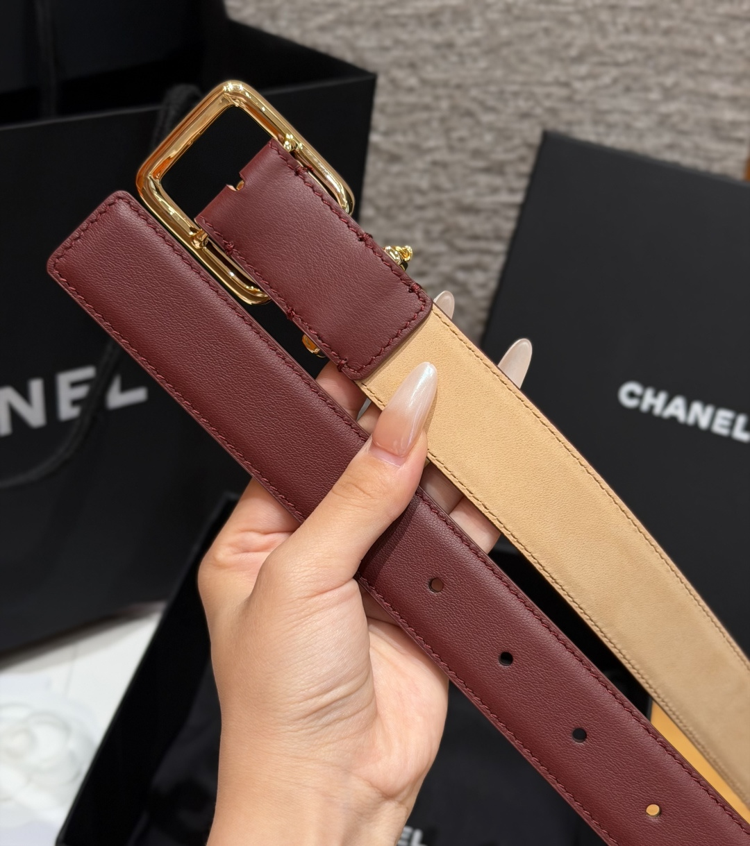 샤넬(CHANEL) 카프스킨 브라스 핀 골드 버클 벨트