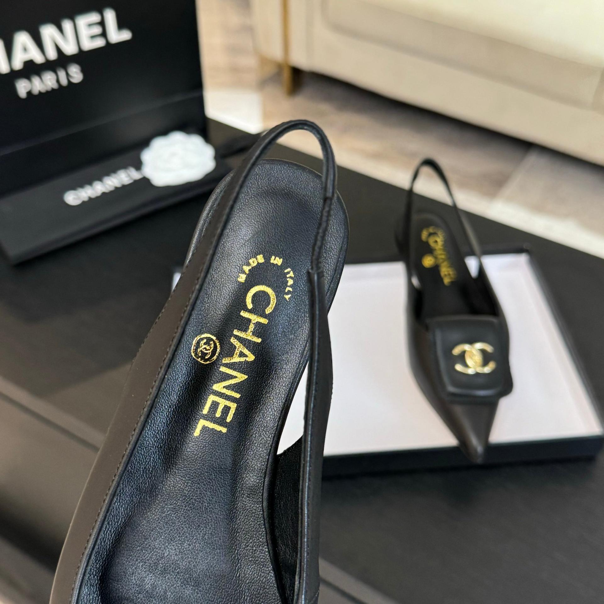 샤넬(CHANEL) 포인티드 슬링백 샌들 신발