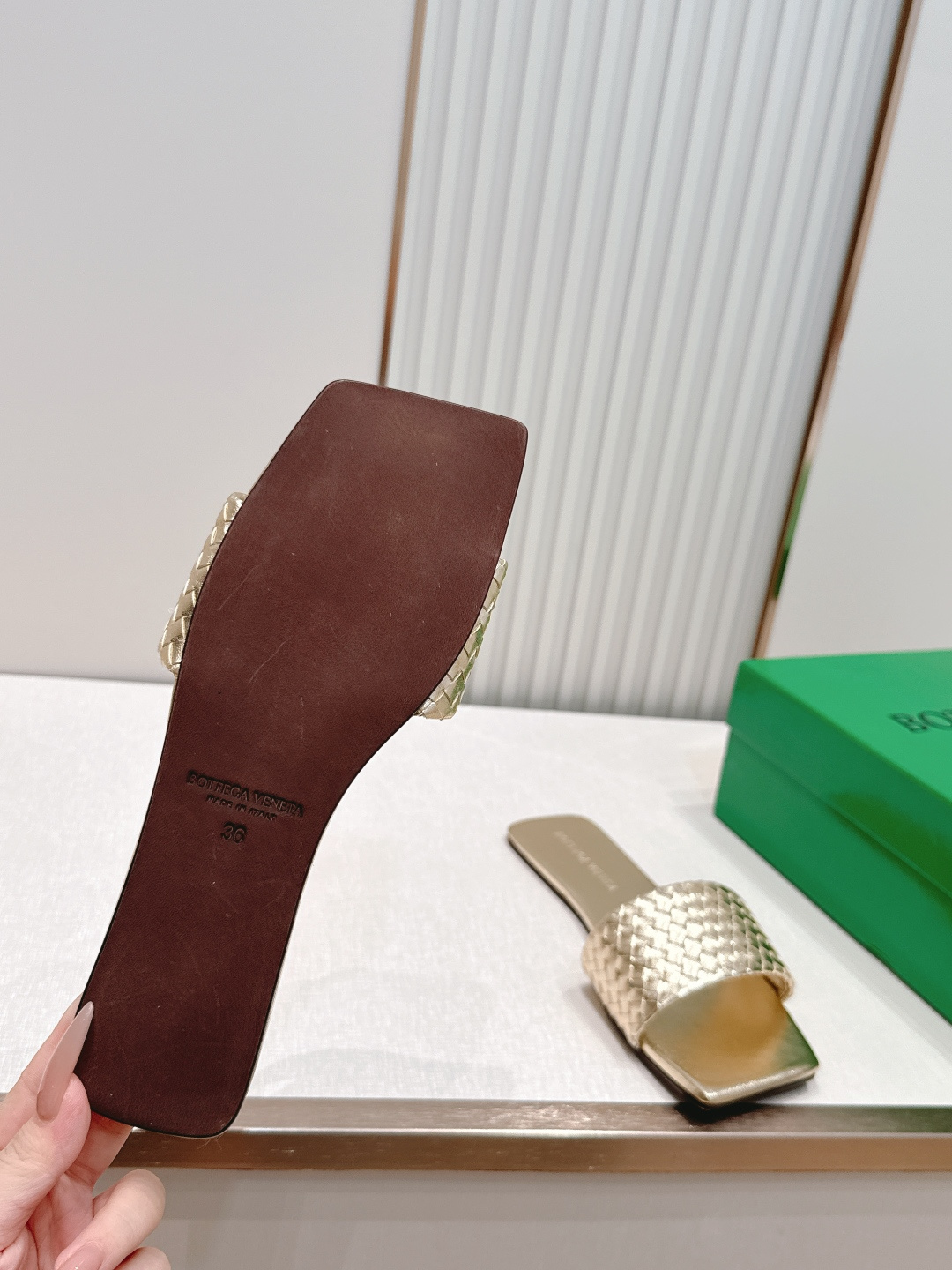 보테가 베네타(BOTTEGA VENETA) 위빙 플랫 슈즈 신발
