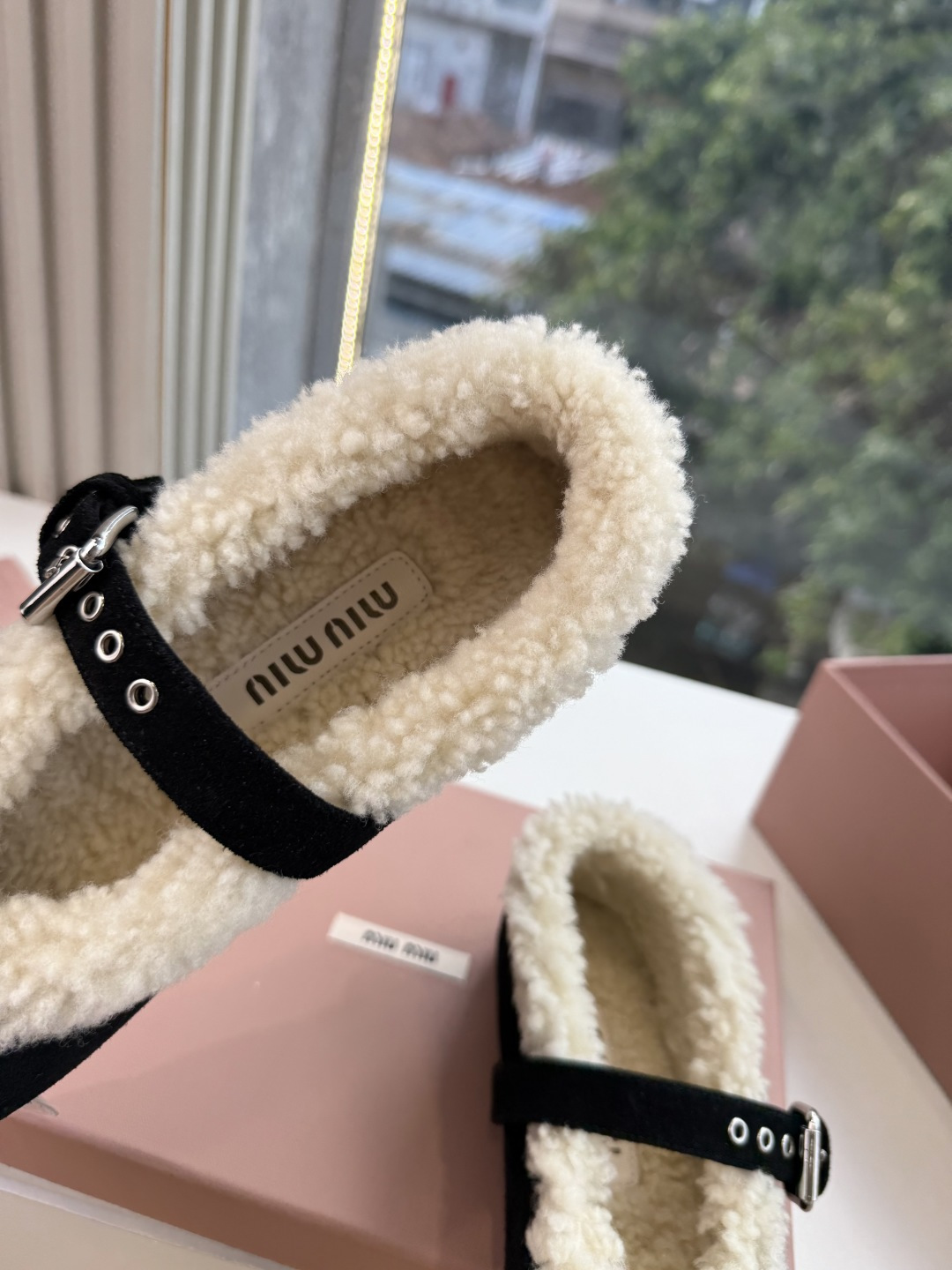 미우미우(MIU MIU) 털신 메리제인 발레 플랫 신발