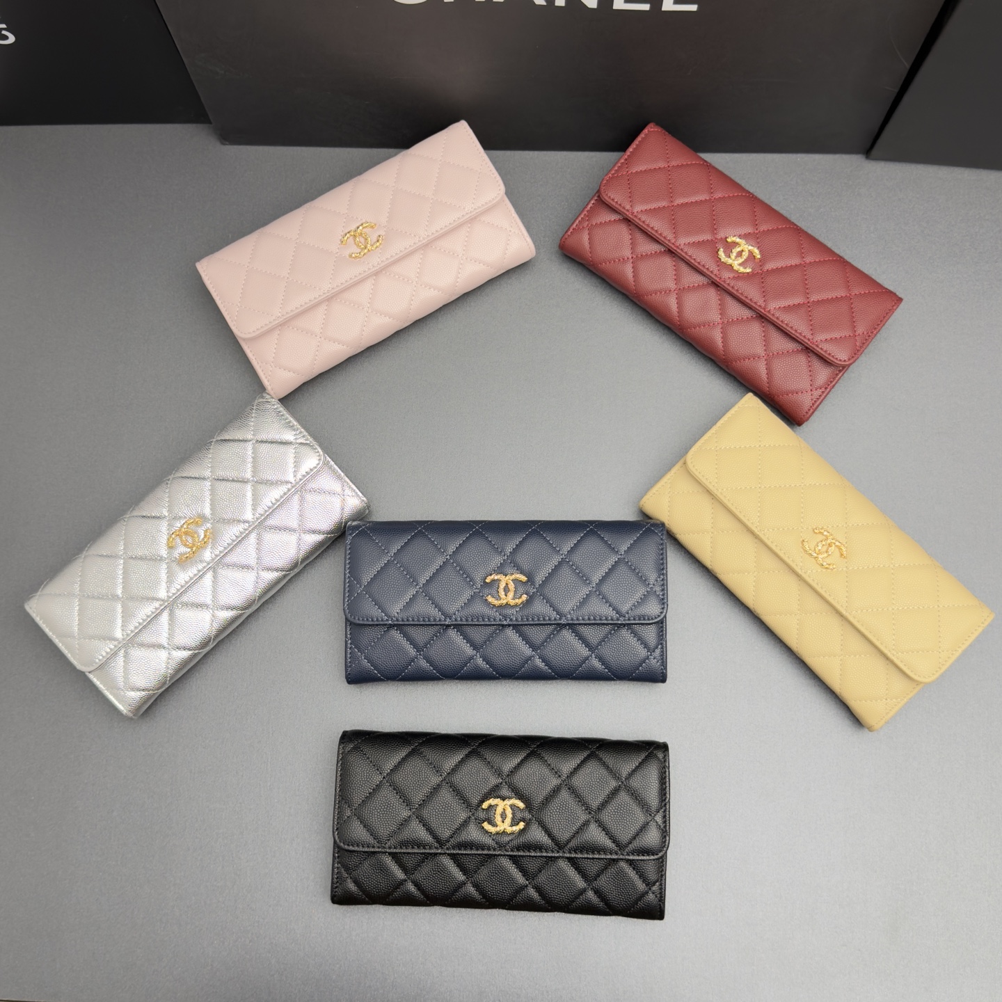 [Chanel] 샤넬 26SS 캐비어 멀티 젬스톤 플랩 장지갑