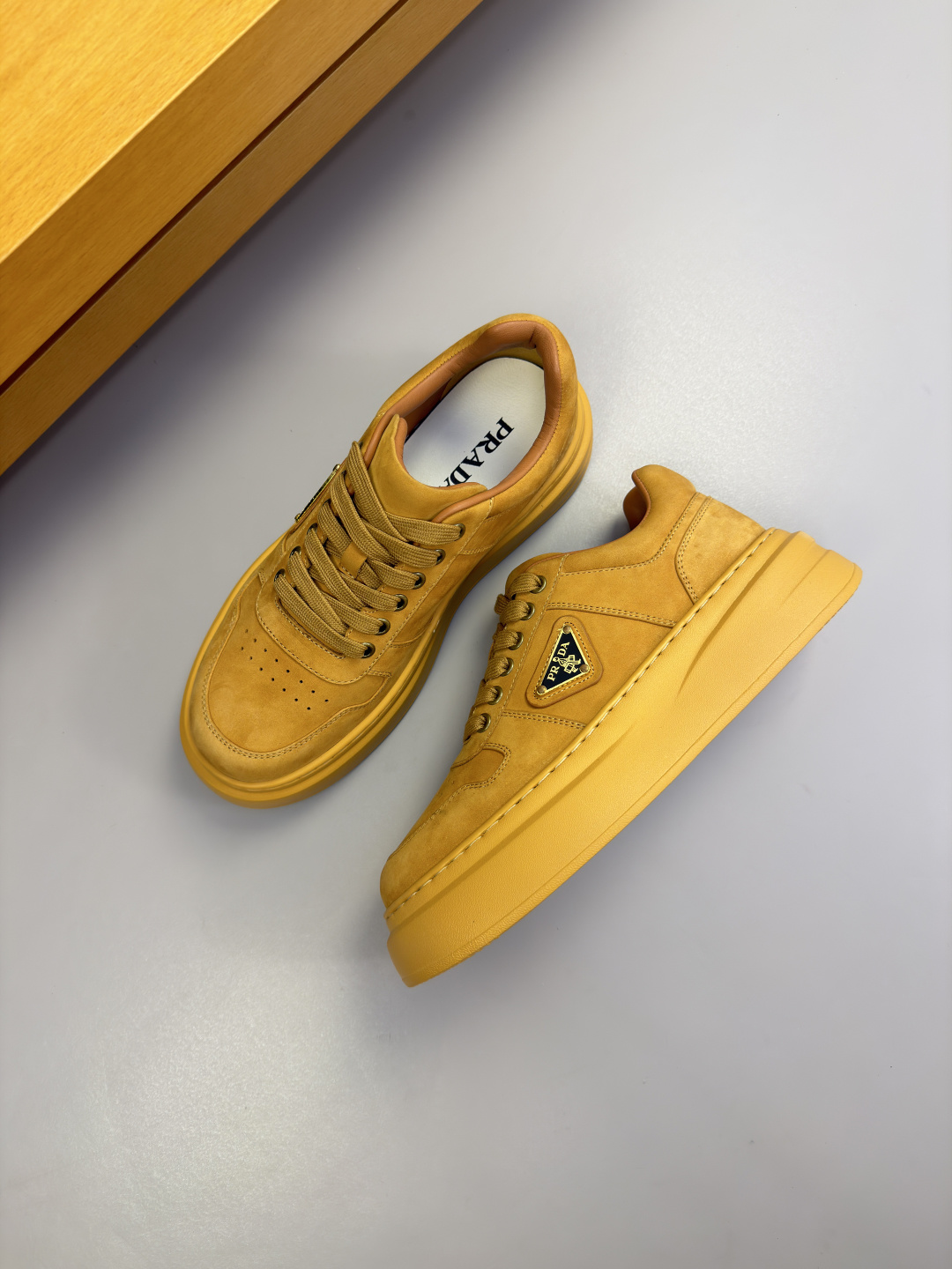 PRADA 프라다 나파 가죽 & 캔버스 스니커즈 신발