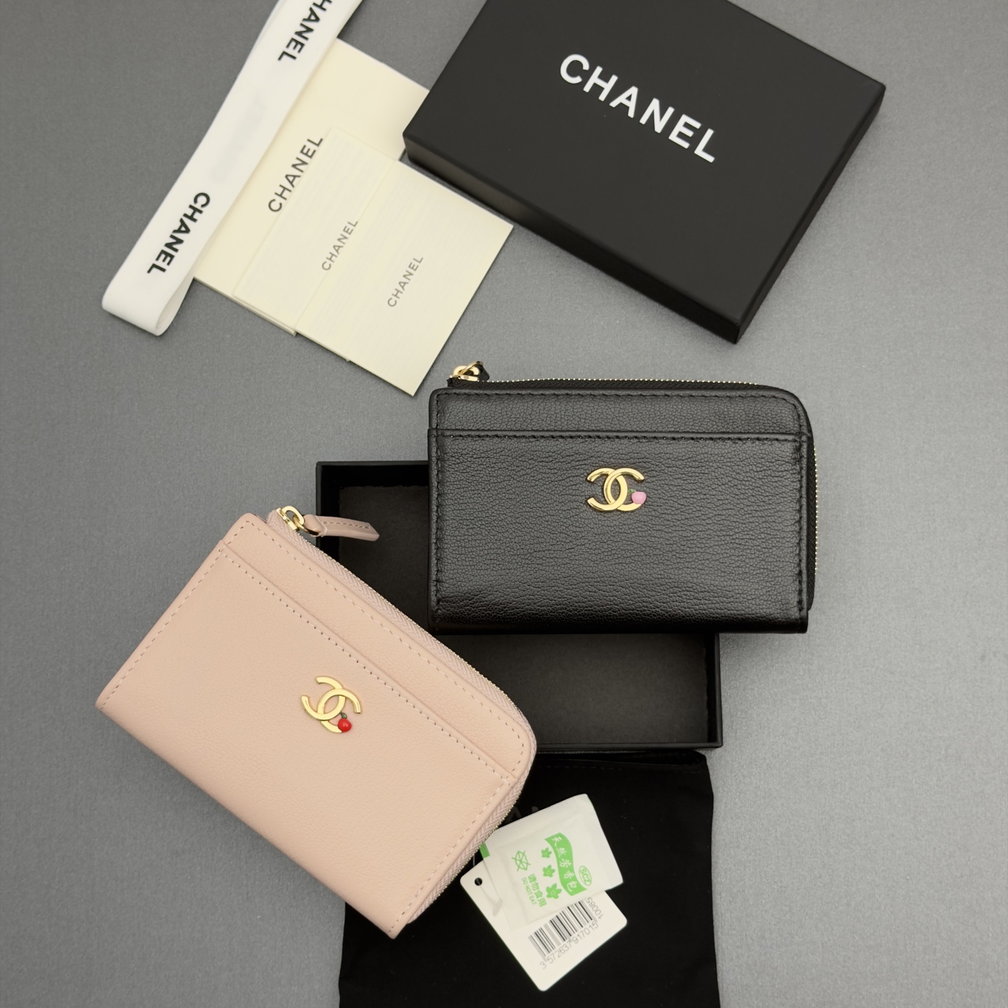 [Chanel] 샤넬 메탈 로고 지퍼 카드/코인 지갑