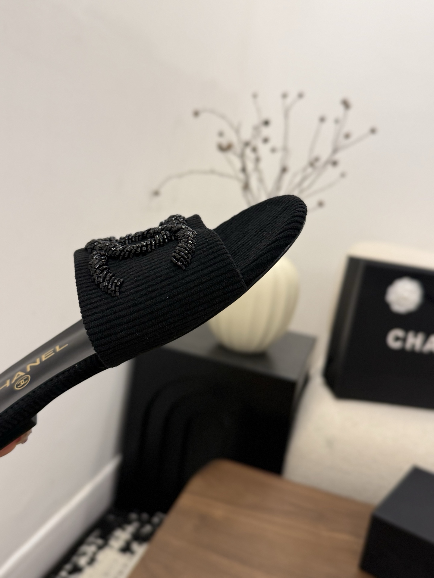 샤넬(CHANEL) 로고 스트라이프 플랫 슬리퍼 신발