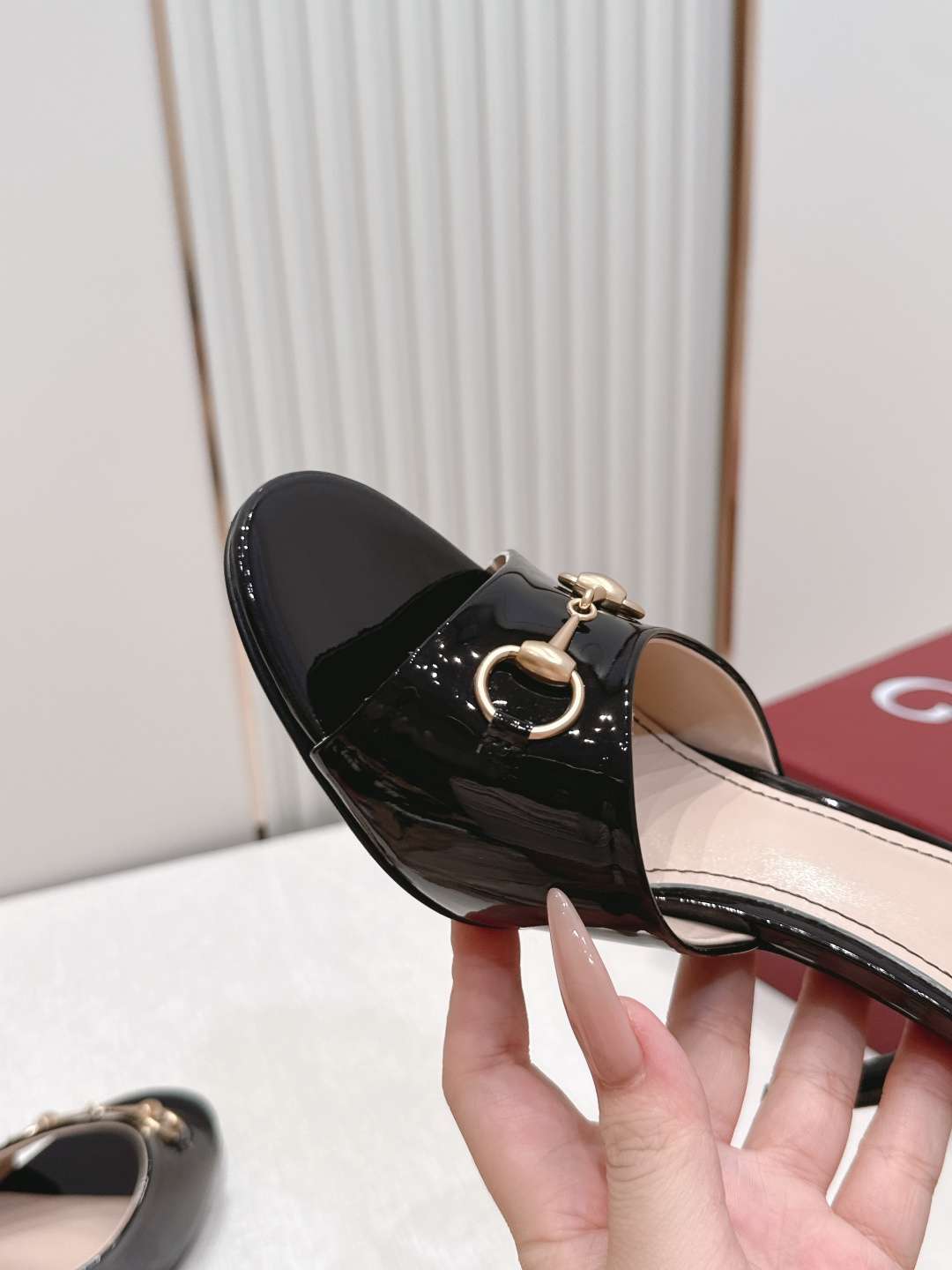 구찌(GUCCI) 홀스빗 모노그램 뮬 힐 신발