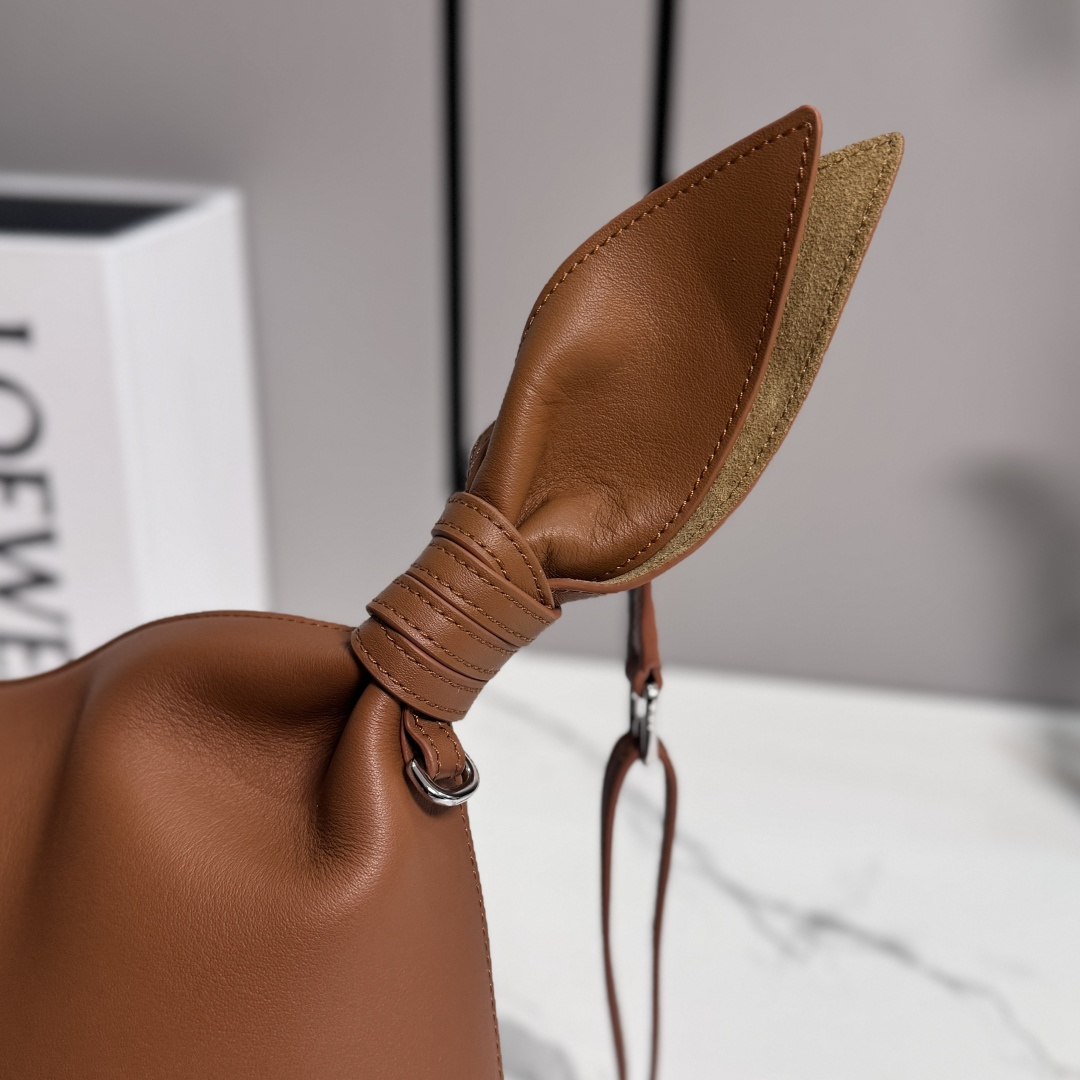 [LOEWE] 로에베 미디엄 스무스 카프스킨 스카프 백 가방 / BA603
