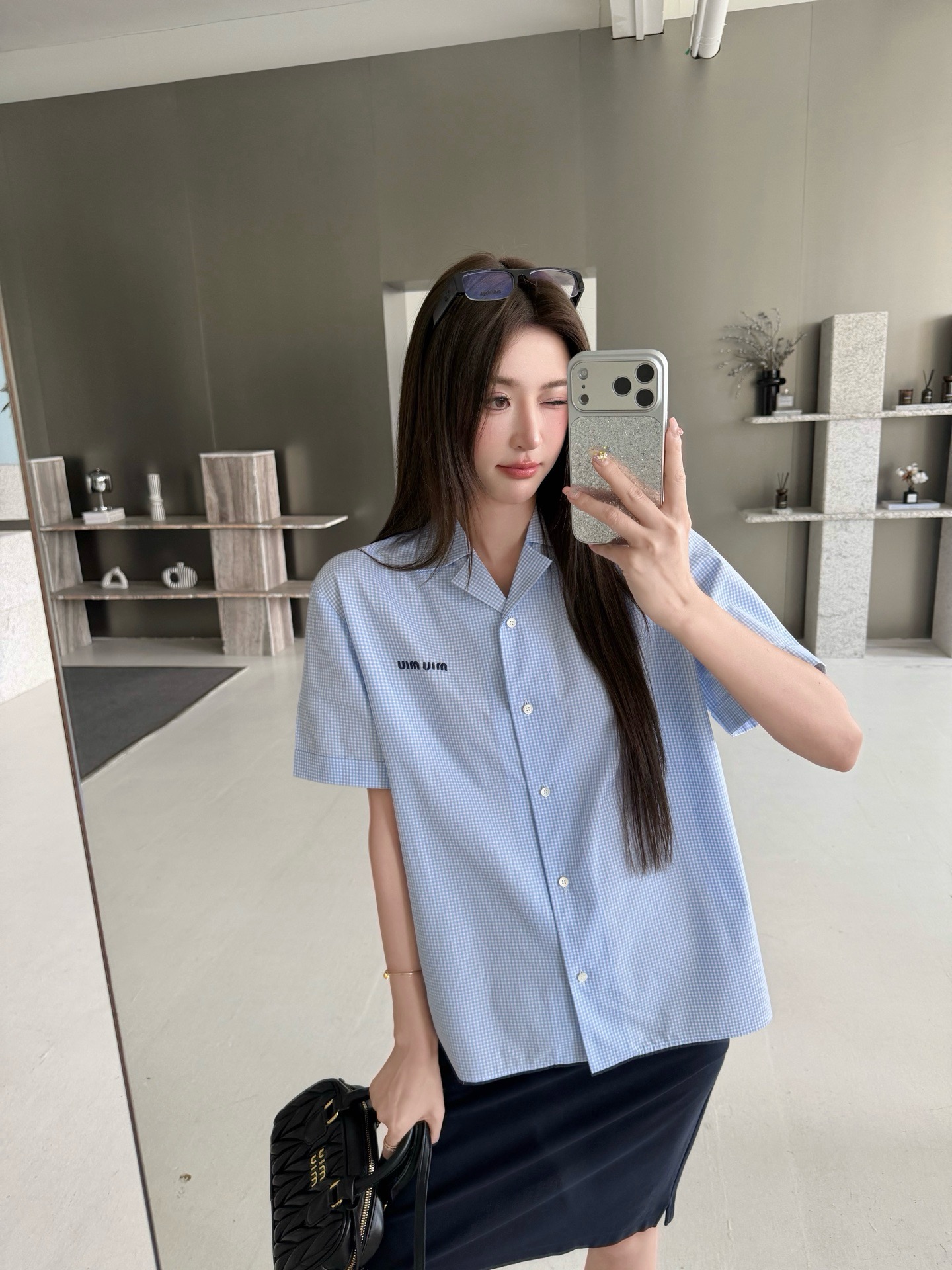 미우미우(MIU MIU) 로고 자수 깅엄 체크 셔츠 상의 의류