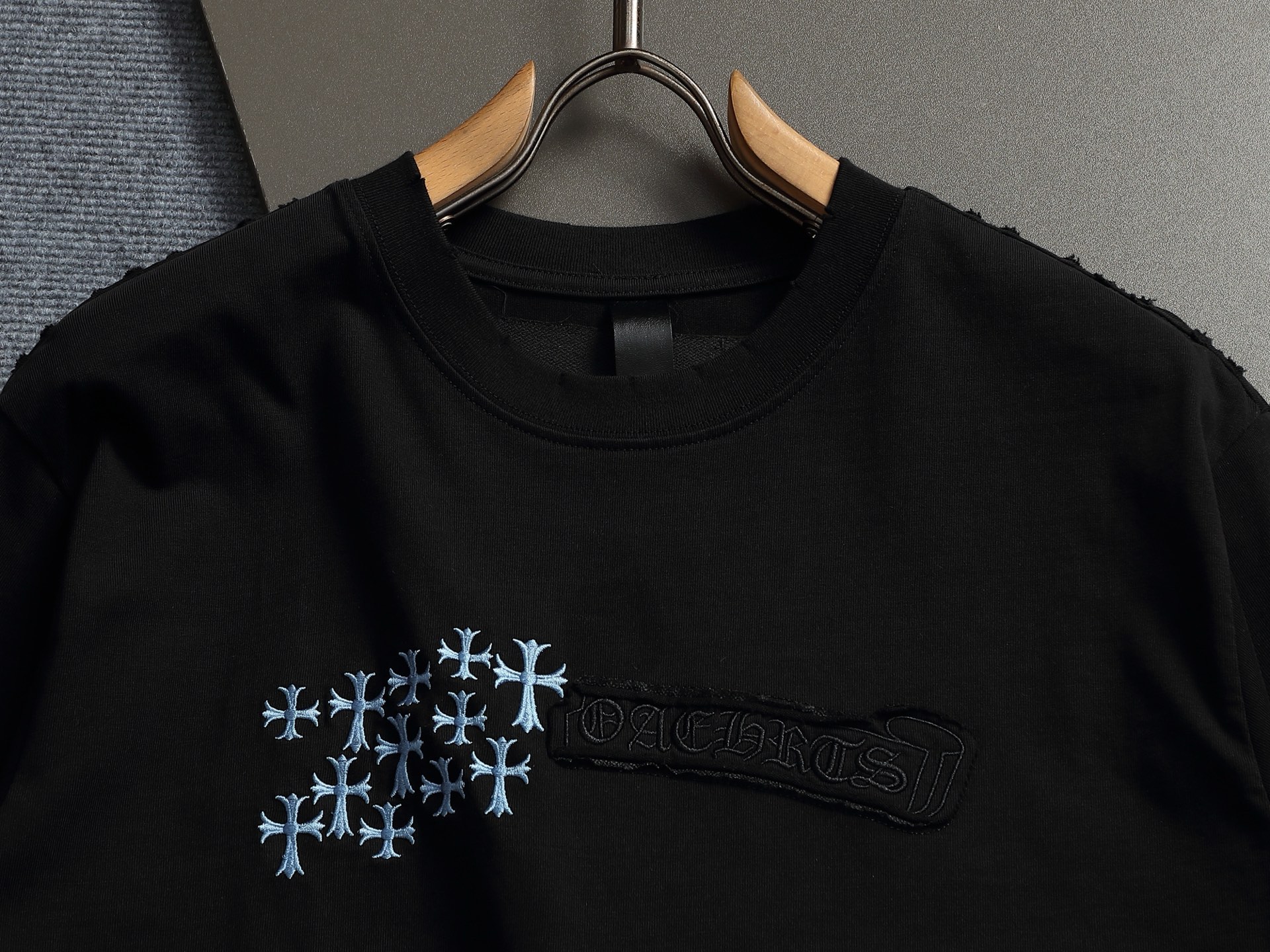크롬하츠(CHROME HEARTS) 크로스 패치 자수 반팔 티셔츠 상의 의류