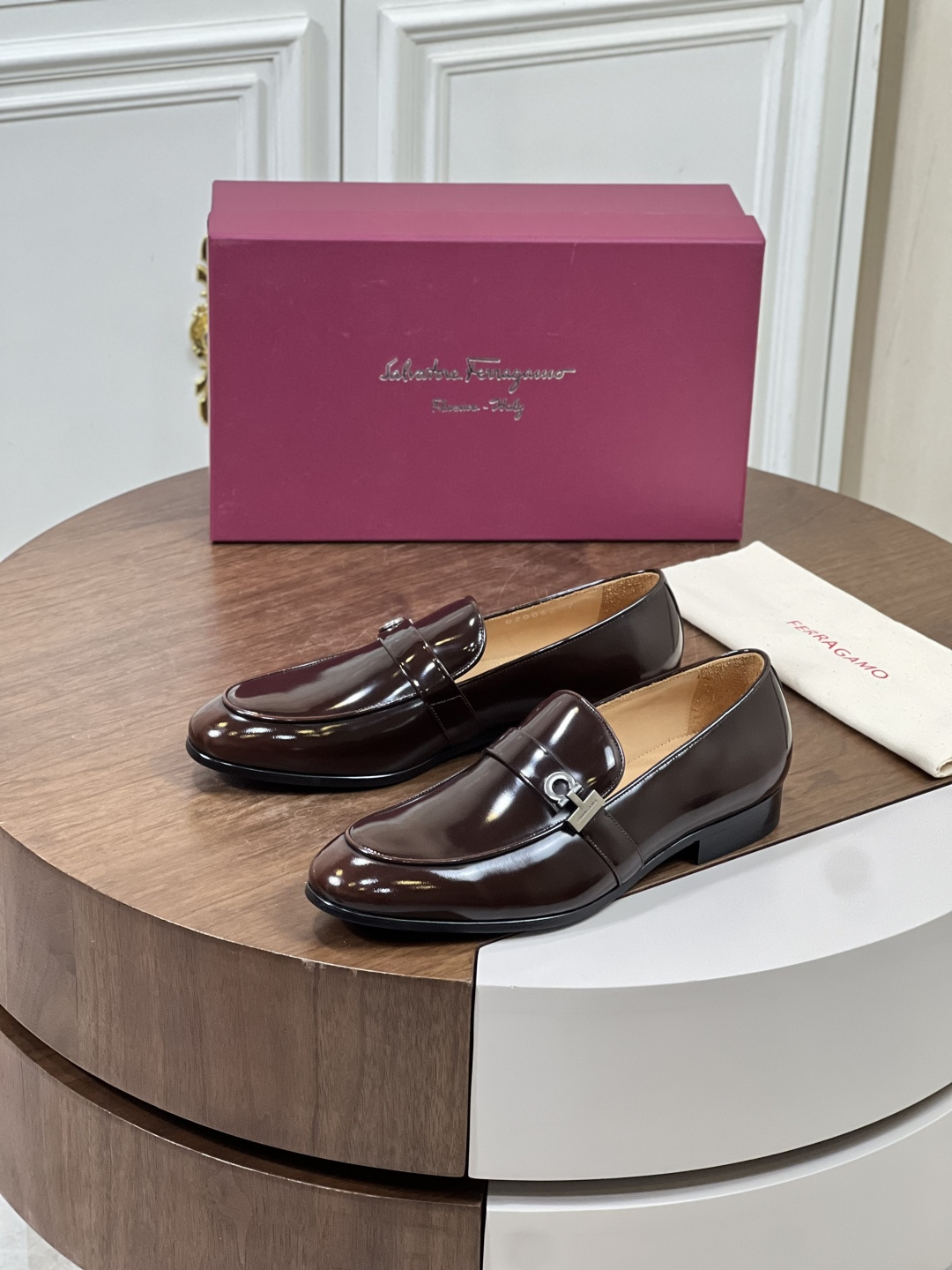 Ferragamo 페라가모 남성 클래식 비즈니스 로퍼 구두 신발