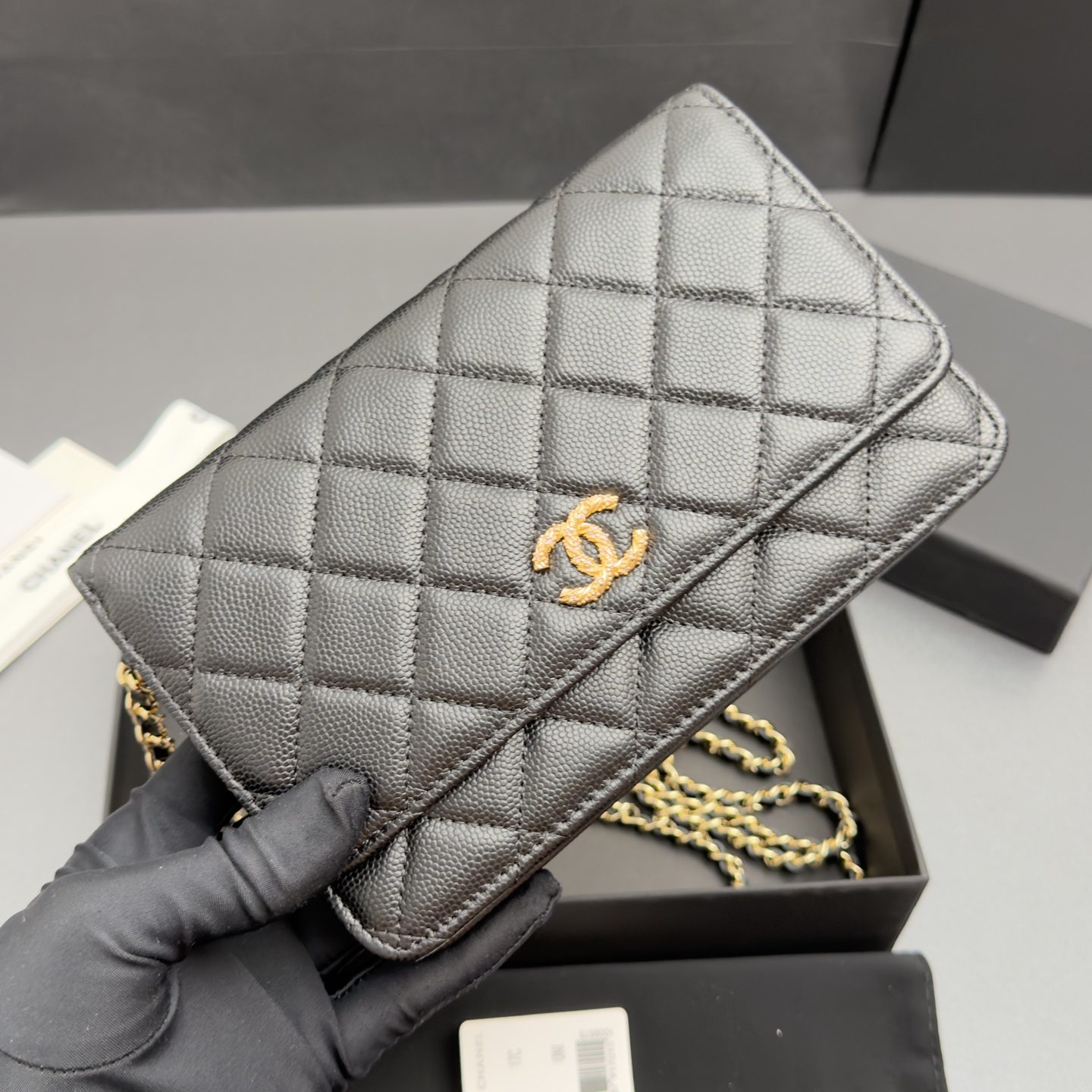 [Chanel] 샤넬 26SS 캐비어 멀티 젬스톤 체인 아코디언 플랩백 (WOC) 가방