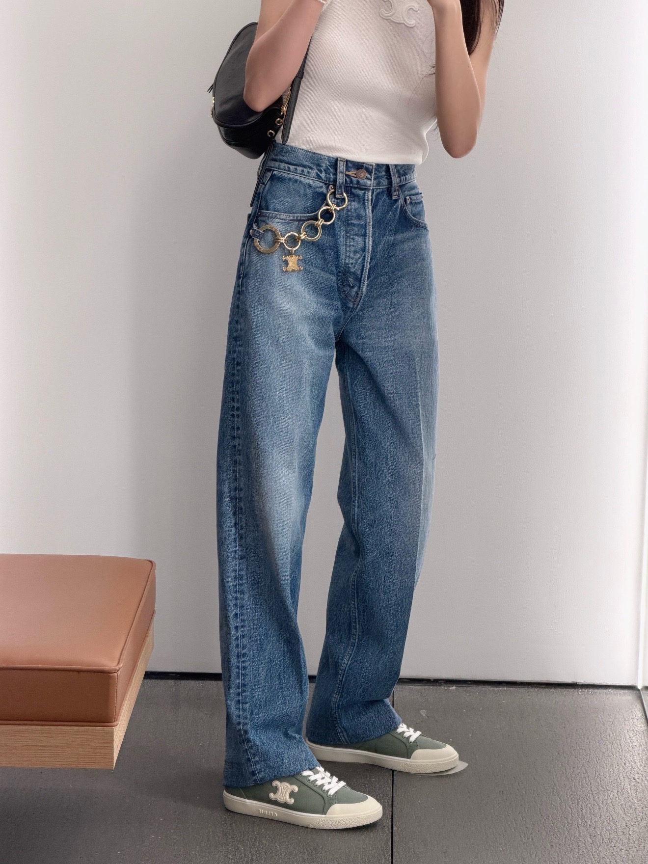 셀린느(CELINE) 트리옹프 메탈 펜던트 데님 팬츠 하의 의류
