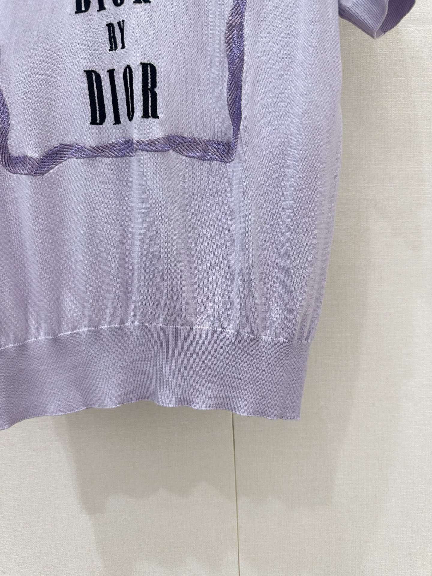 디올(DIOR) 레터링 레이스 자수 라운드넥 반팔 니트 상의 의류