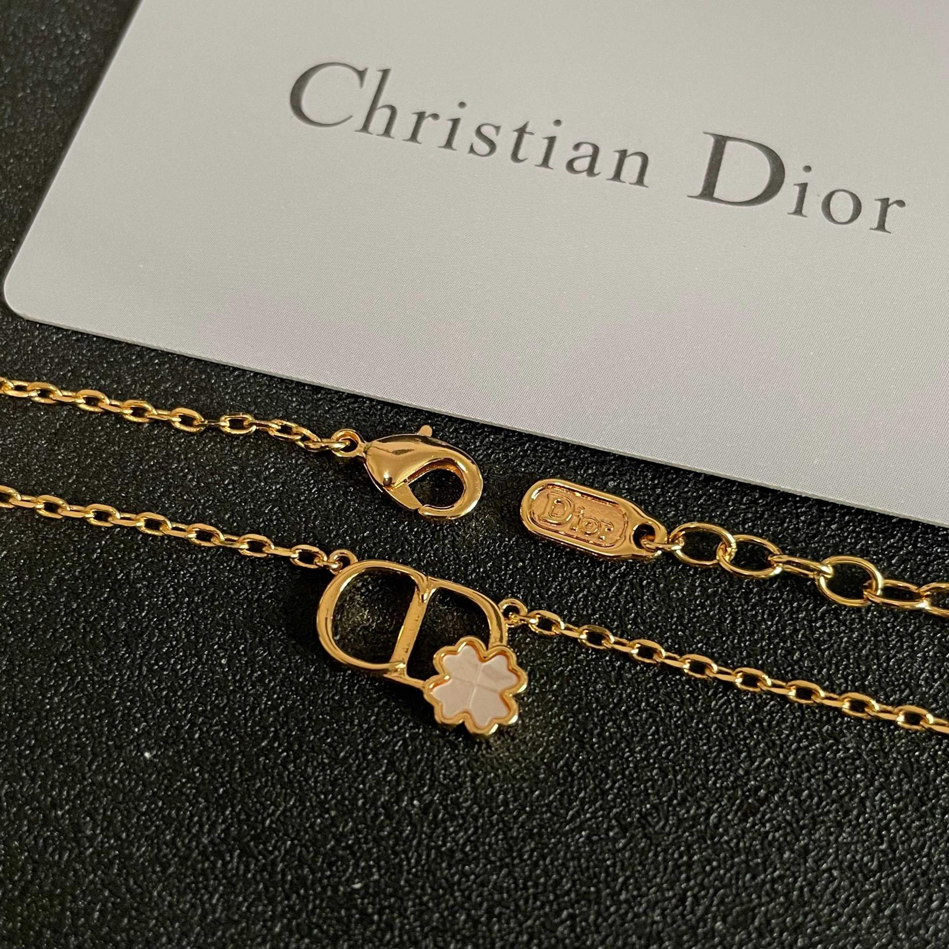 디올(DIOR) 빈티지 브라스 펜던트 목걸이 악세사리