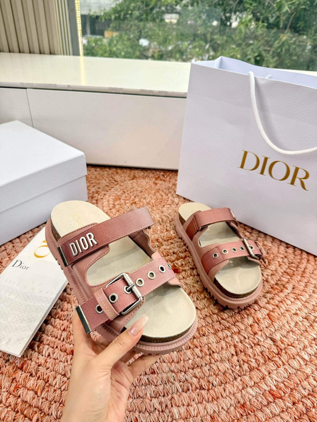 디올(DIOR) CD 버클 슬리퍼 신발