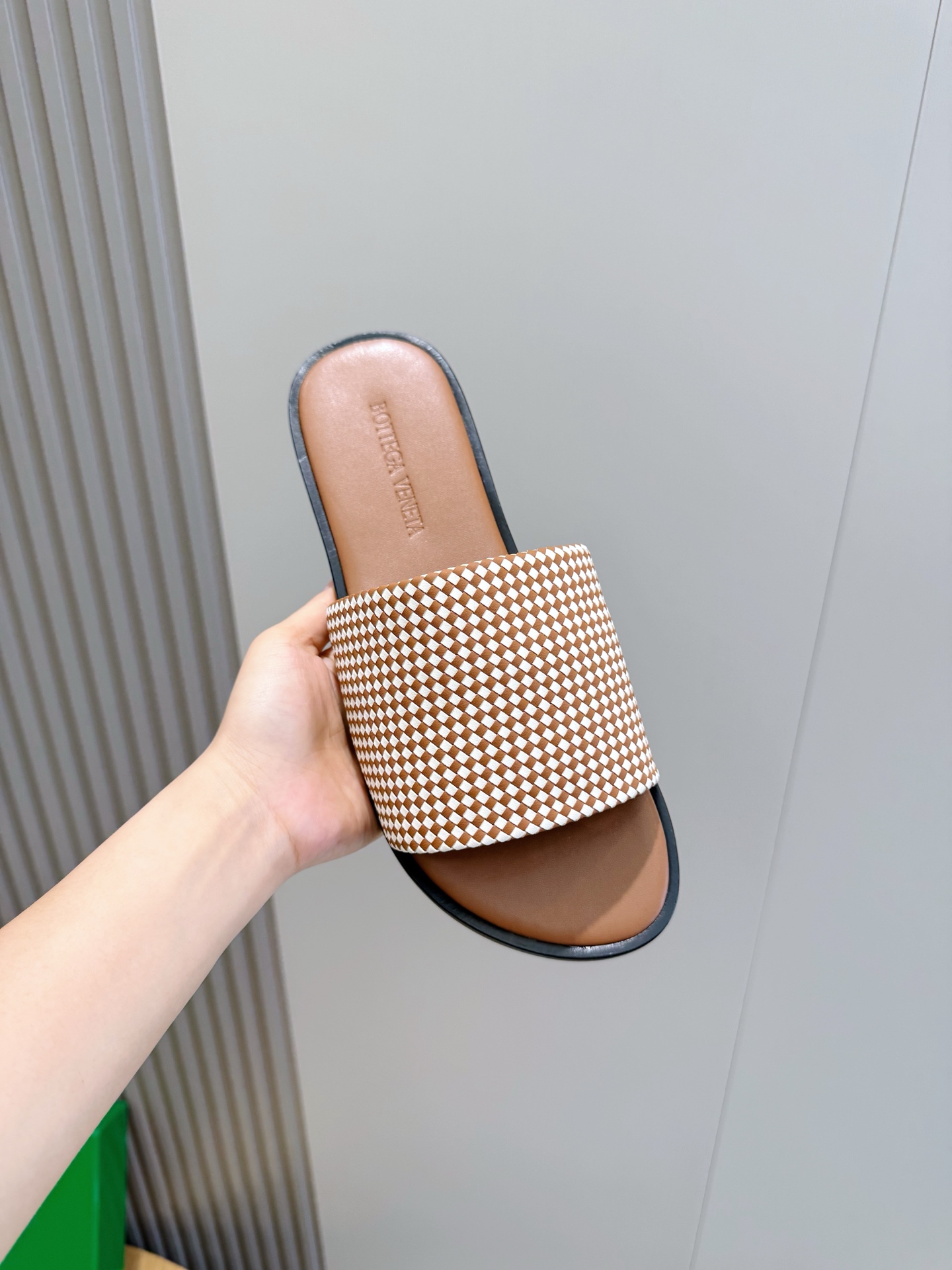 [Bottega Veneta] BV 보테가 베네타 맨즈 웨이브 레더 슬라이드 슬리퍼 신발