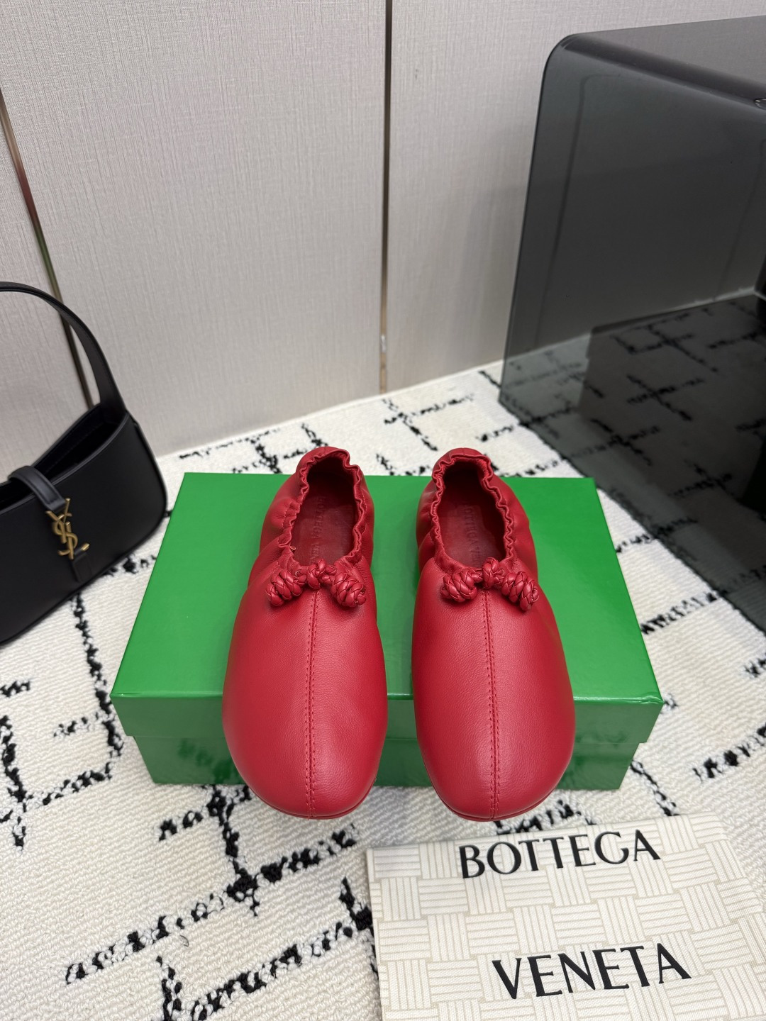 보테가 베네타(BOTTEGA VENETA) 인트레치아토 발레리나 플랫 신발
