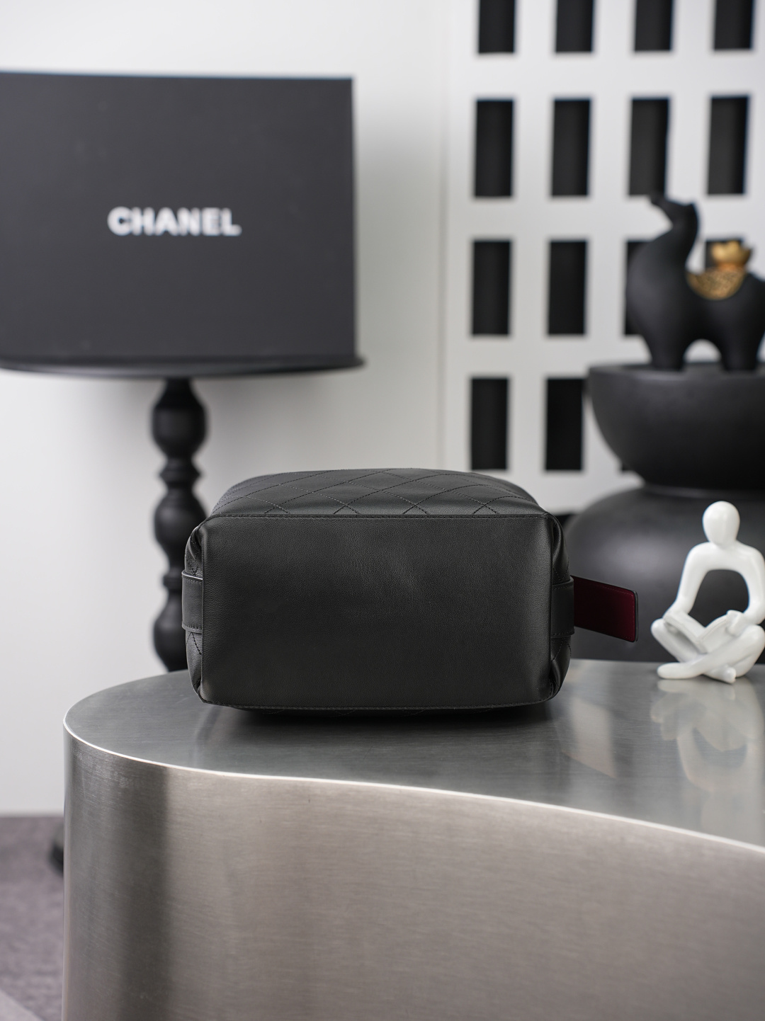 CHANEL 샤넬 26B 램스킨 버킷백 (라지) 가방 / 6584