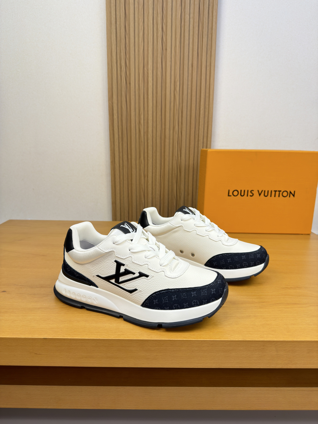 [Louis Vuitton] LV 루이비통 프리미엄 슈링크 & 모노그램 콤비 스니커즈 신발