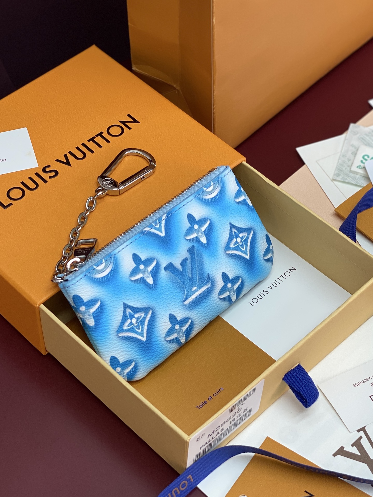 [Louis Vuitton] LV 루이비통 모노그램 자카드 로미 키 파우치 (코튼 블루) 지갑