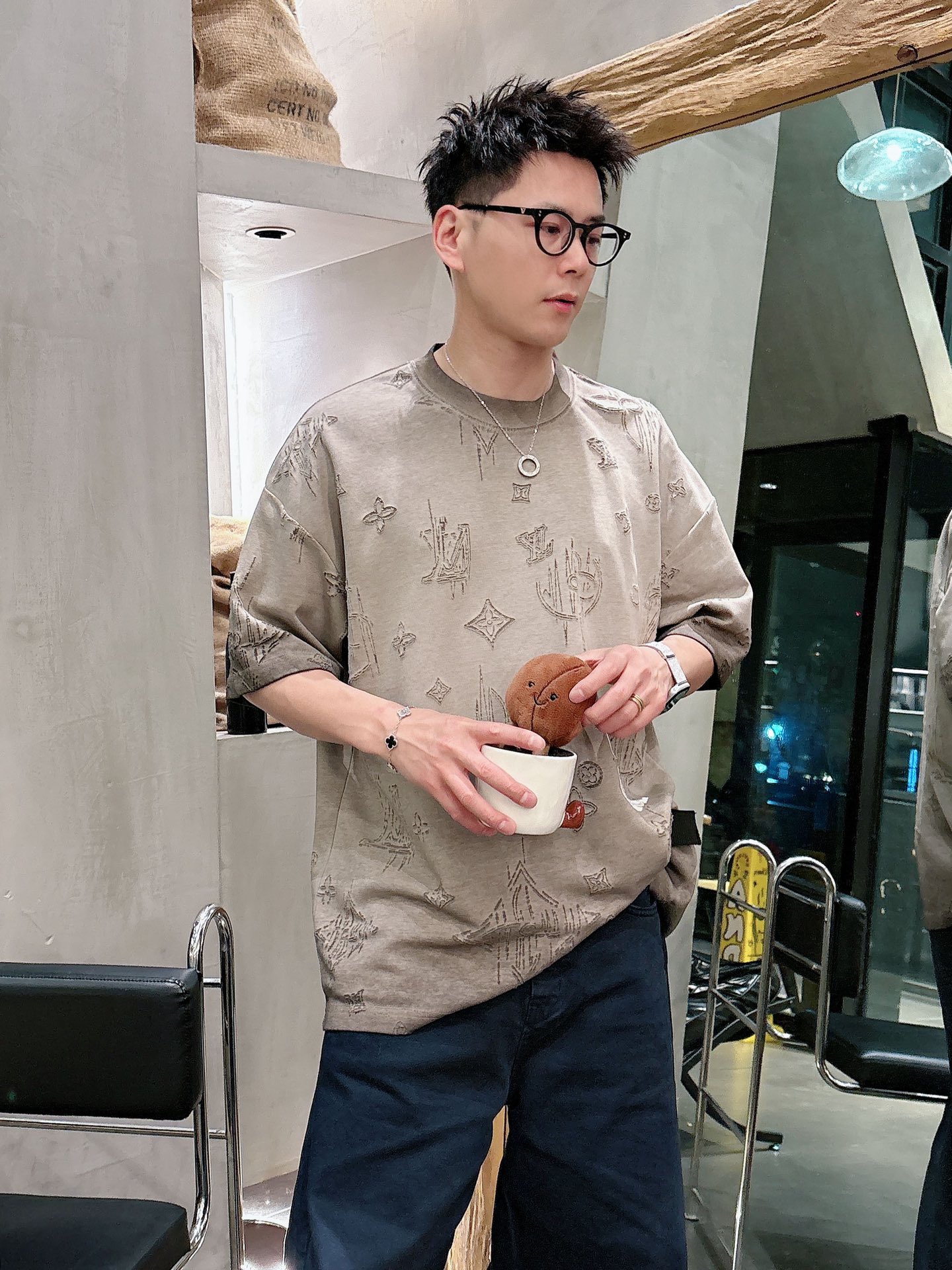루이비통(LV) 로고 자카드 반팔 티셔츠 상의 의류