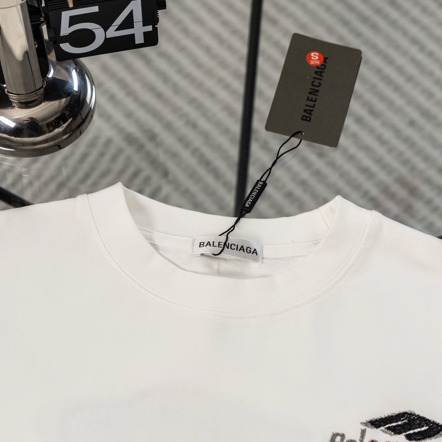 발렌시아가(BALENCIAGA) 레터링 자수 반팔 티셔츠 의류