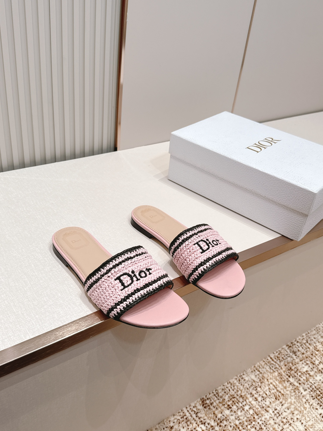 디올(DIOR) 라피아 위빙 슬라이드 샌들 신발