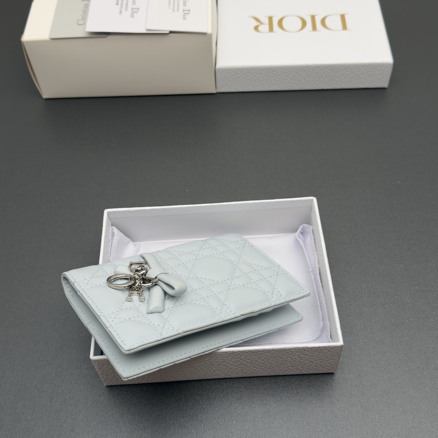 [Dior] 디올 Lady 레이디 까나쥬 램스킨 패스포트 홀더 지갑 / S2626