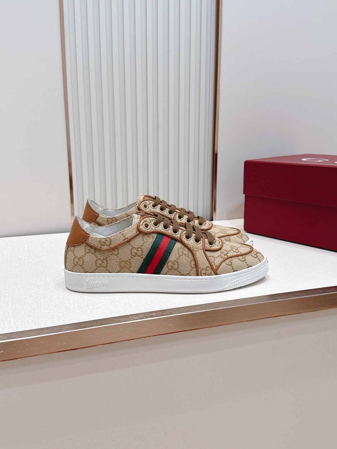 구찌(GUCCI) 커플 스트레치 빈티지 스니커즈 신발